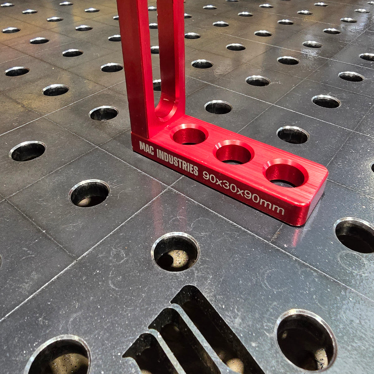 MAC -  Milled 16D Aluminium Slotted 90D Square