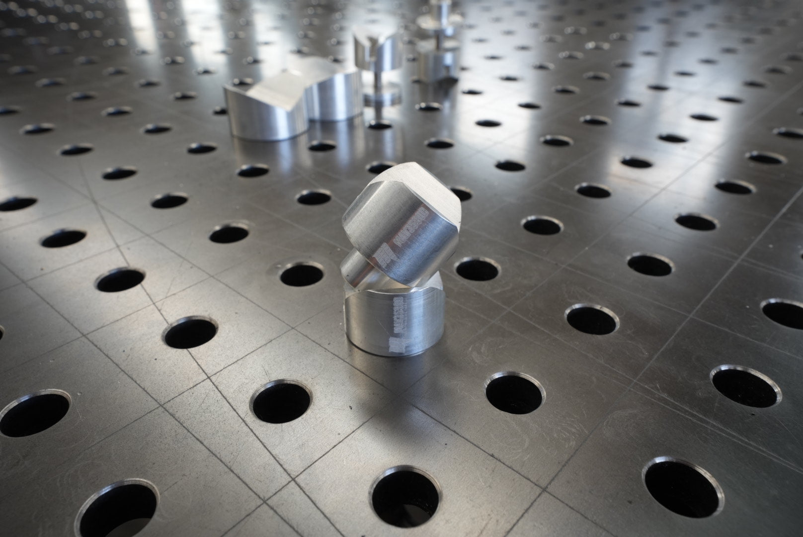 MAC - 2no. (Pair) Smooth V Block 90D - Made In Britain – Mac Industries UK